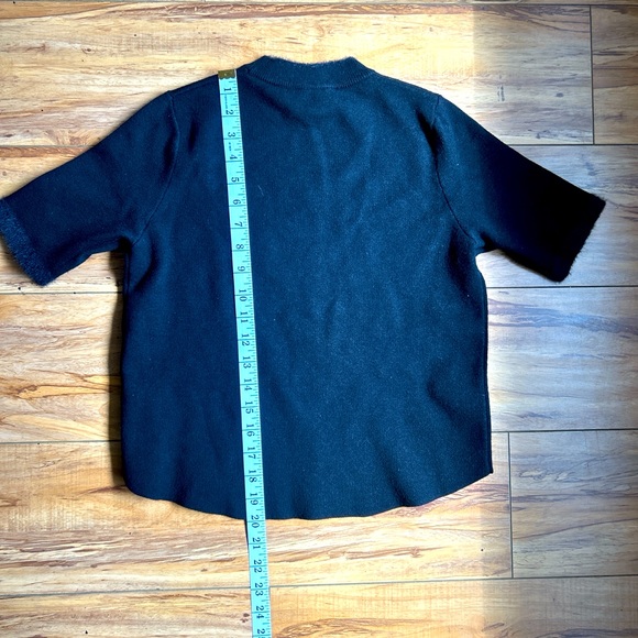 Zara Knit Sweater. - Picture 2 of 6